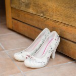 Detailfoto von Brautschuhen die kreativ beschrieben wurden DIY Fotografin Malag