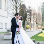 Brautpaarshooting in Köpenick Brautpaar Hochzeitskuss in Berlin Malag