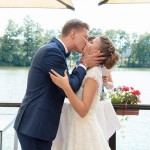 Hochzeitsbild Brautpaar Freie Trauung Hochzeitskuss Berlin Malag