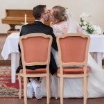 Trauung in Schlosskirche Schöneiche Hochzeitskuss Malag