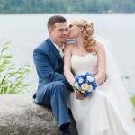 Hochzeit in Strausberg beim Brautpaarshooting mit Brautpaar am See Fotografin Malag