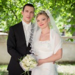 Hochzeitspaar in Schöneiche vor der Schlosskirche Fotograf Malag