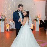 Hochzeitspaar bei Hochzeitsfeier beim Hochzeitstanz in Berlin Malag
